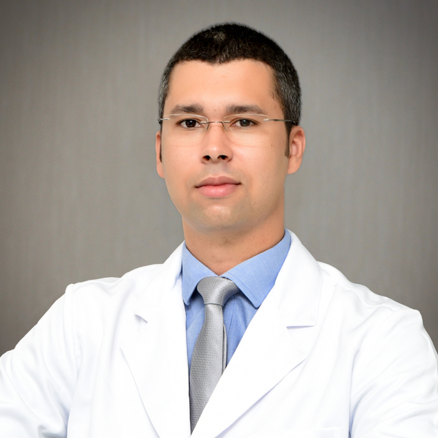 Dr. Lucas Lacerda Araujo